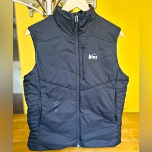 REI CO-OP vest lightweight black woman’s Large